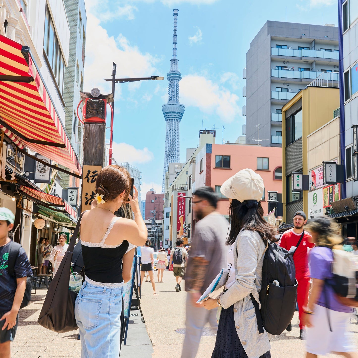 Tokyo: Asakusa & Sensoji ー Oldest Temple Walking Tour (2hrs)