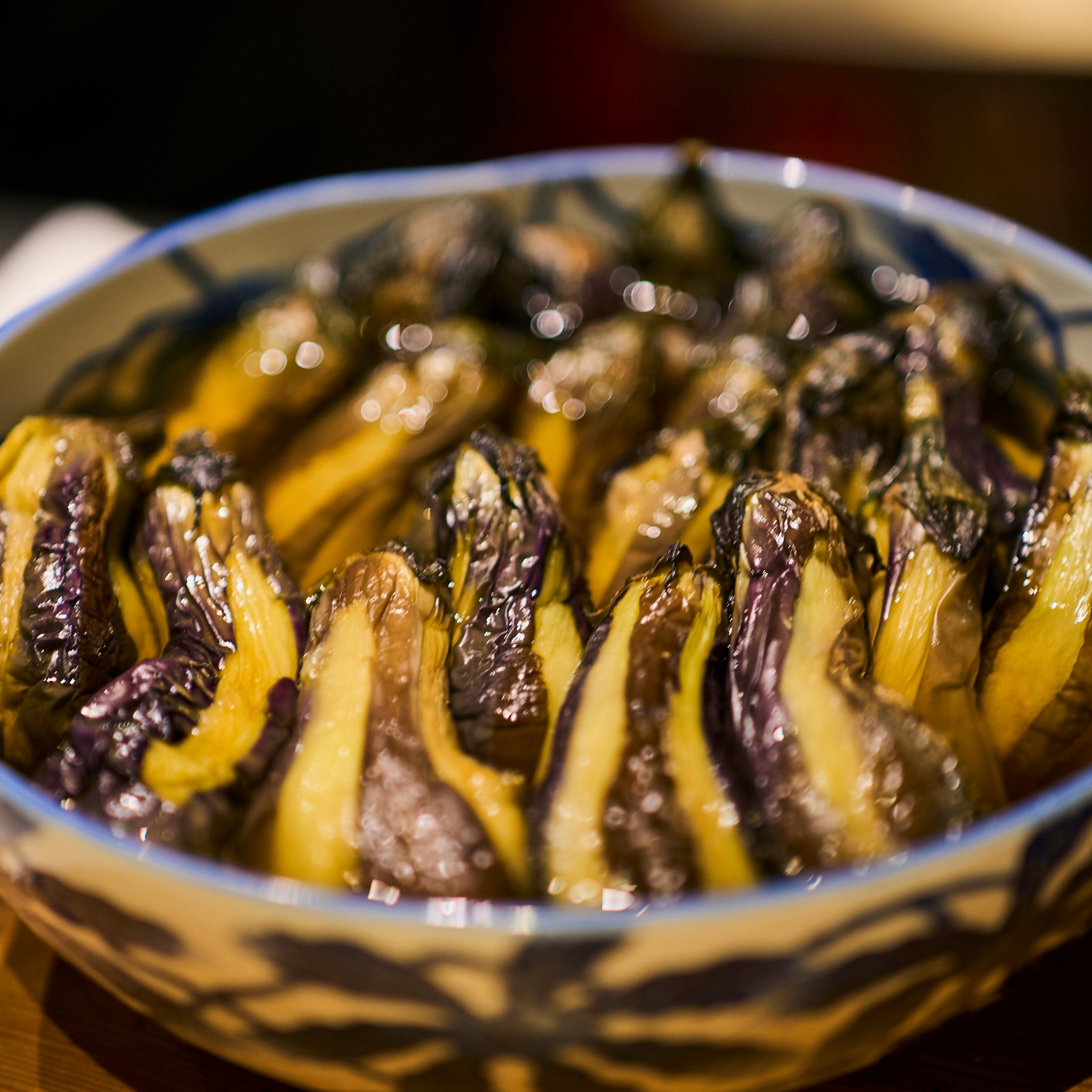 Osaka: Guided Food Tour with 12 Dishes & 2 Drinks