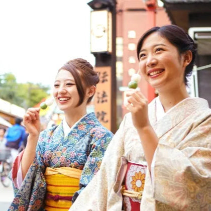 Tokyo : Asakusa & Sensoji Temple Walking Tour with a Local