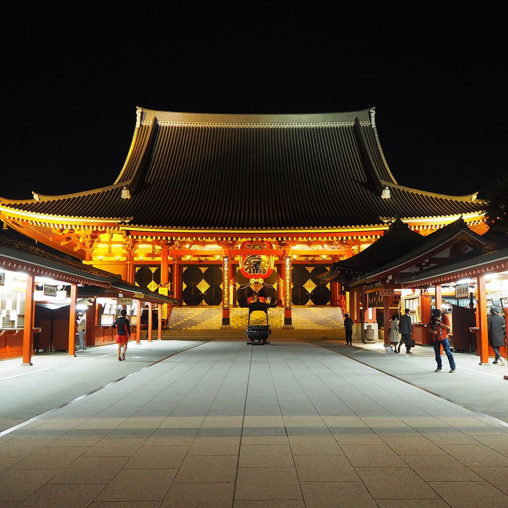 Tokyo: Asakusa & Sensoji ー Oldest Temple Walking Tour (2hrs)