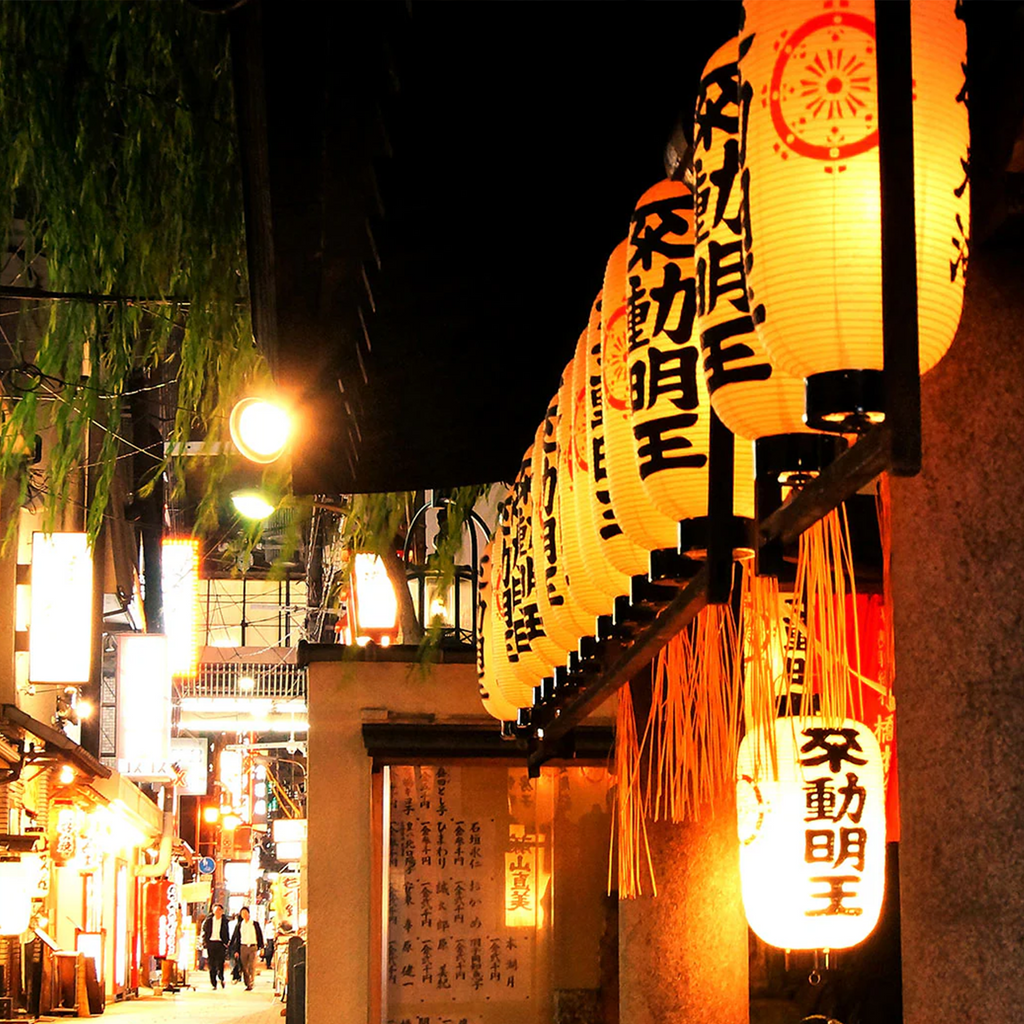 Osaka: Paseo de 2 horas por el distrito de la vida nocturna y cultura gastronómica local