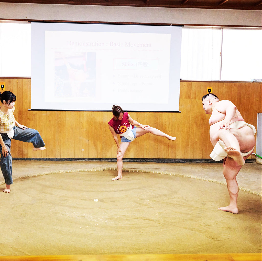 Osaka: Experiencia de sumo con espectáculo en vivo y desafío para el público