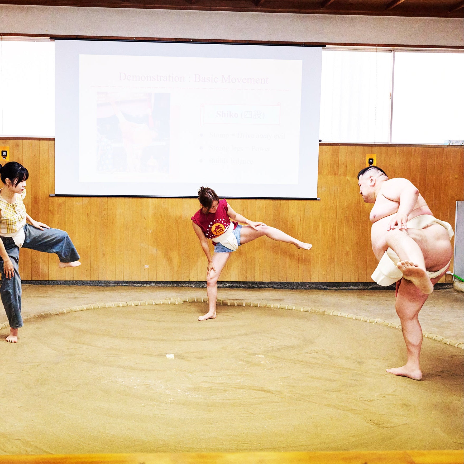 Osaka: Experiencia de sumo con espectáculo en vivo y desafío para el público