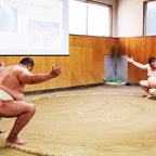 Osaka: Experiencia de sumo con espectáculo en vivo y desafío para el público