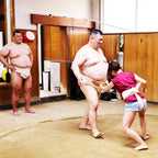 Osaka: Experiencia de sumo con espectáculo en vivo y desafío para el público