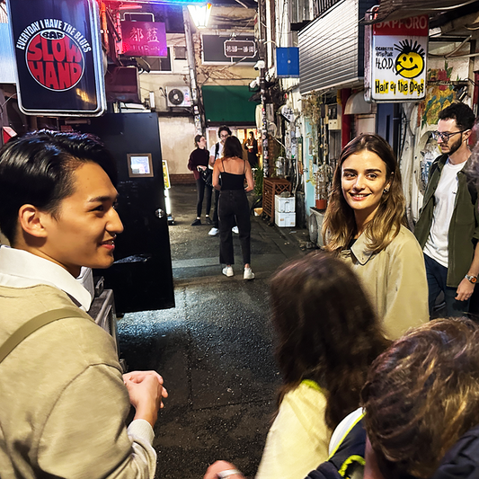 Tokyo: Shinjuku Nightlife & Secret Backstreets Walking Tour