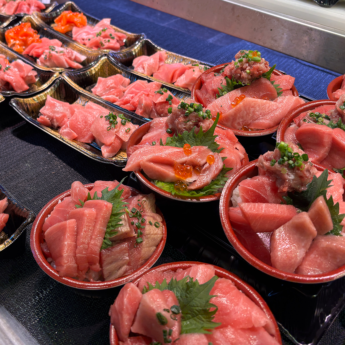 築地市場：試食付き屋台グルメツアー