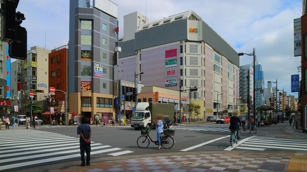 Kura Sushi restaurant at Asakusa ROX for families