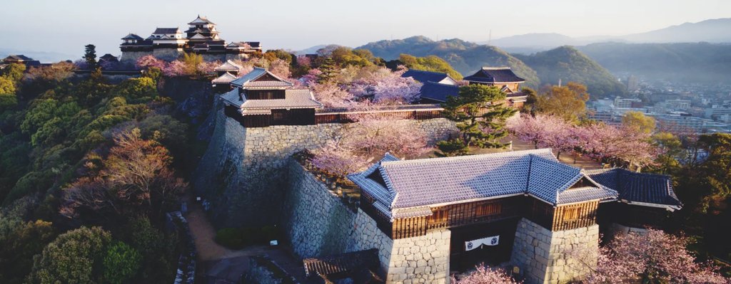 Matsuyama Castle hilltop keep accessible by ropeway
