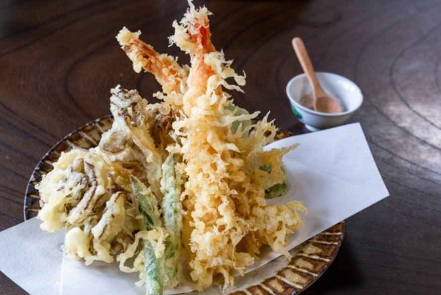Cooked seafood tempura and grilled dishes