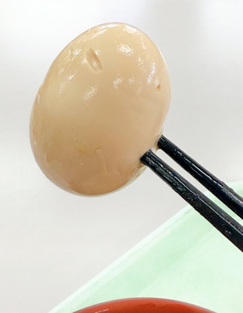 Stabbing food with chopsticks sashi-bashi taboo