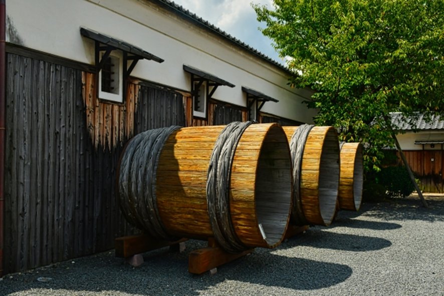 Fushimi sake brewery tasting tour in Kyoto
