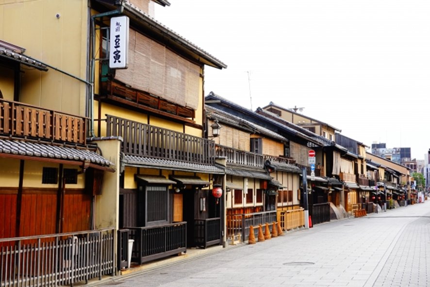 Traditional hanamachi district street scene