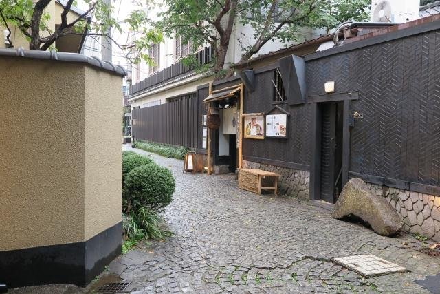 Tokyo hanamachi district traditional street