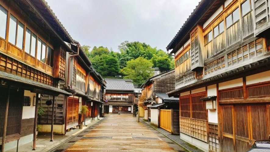 Kanazawa teahouse district historic buildings
