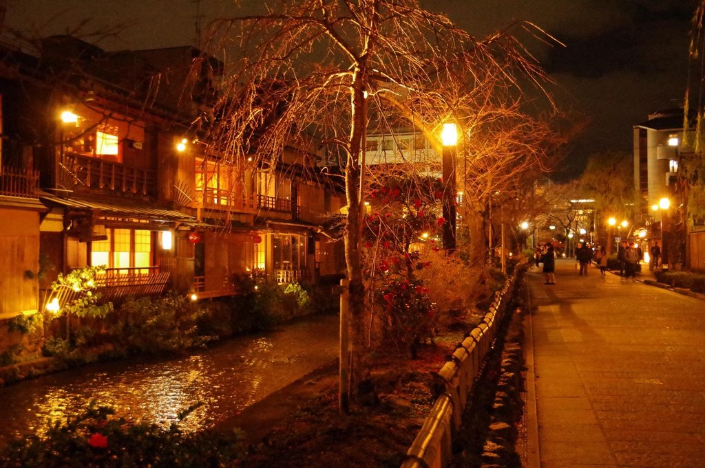 Guided night tour in Gion