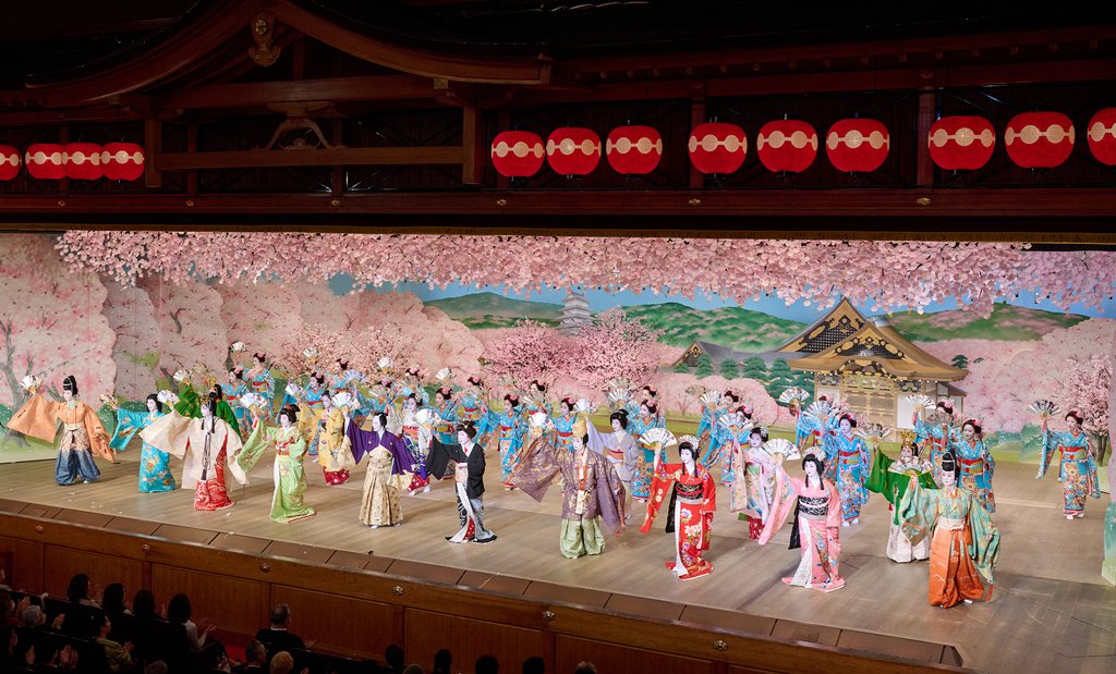 Miyako Odori performance at Gion Kobu Kaburenjo
