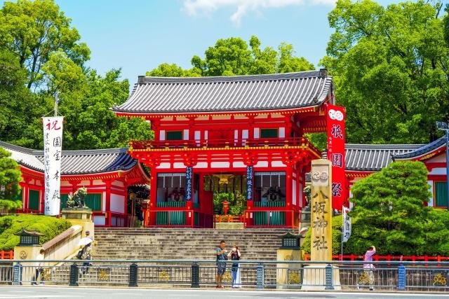 Evening view of traditional Kyoto geisha district