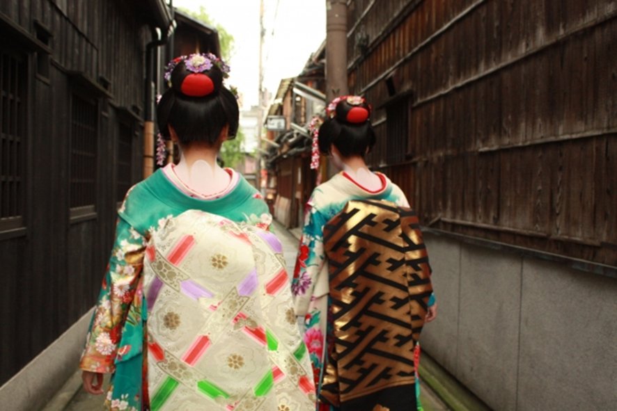 Traditional street in Kyoto geisha district at evening