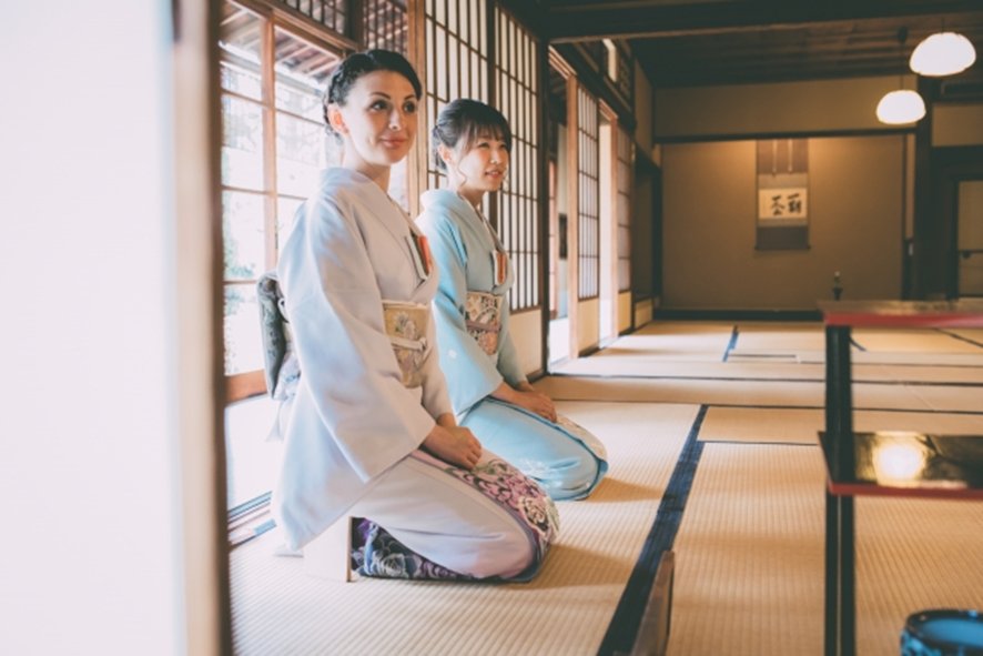 Guest wearing white tabi socks for tea ceremony