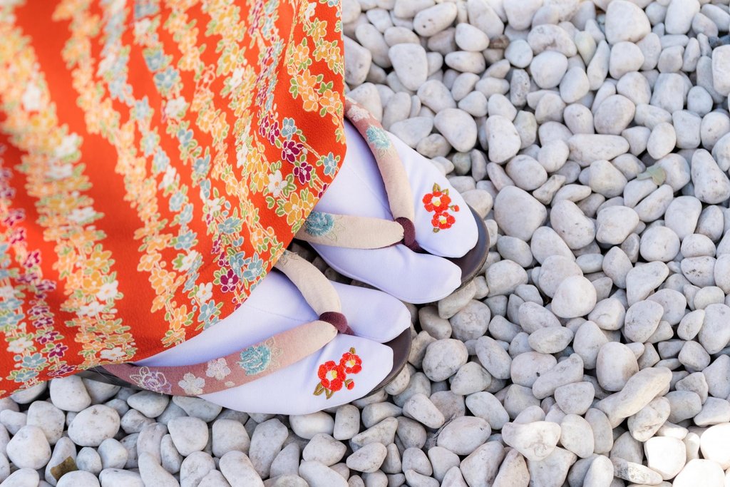 Woman in kimono enjoying Tokyo sightseeing