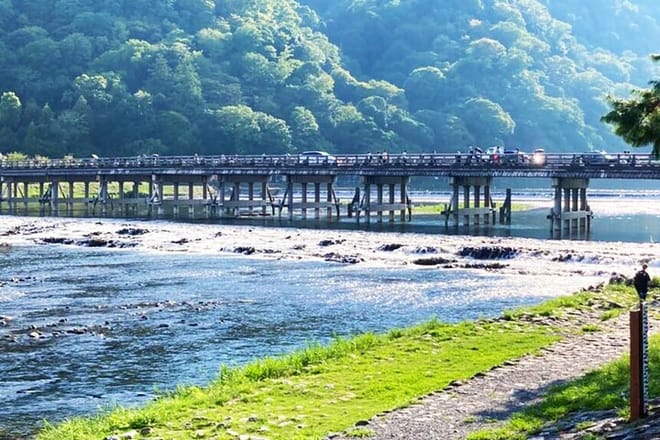 Kyoto: Arashiyama UNESCO Walking Tour with Admission