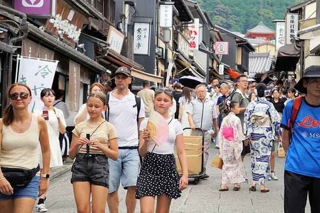 Kyoto: Arashiyama UNESCO Walking Tour with Admission