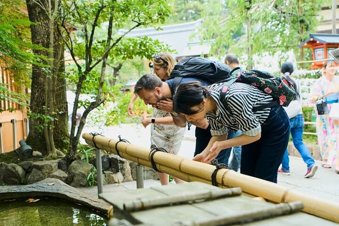 Kyoto: Gion Geisha District Sunset Tour in Spanish and en Español