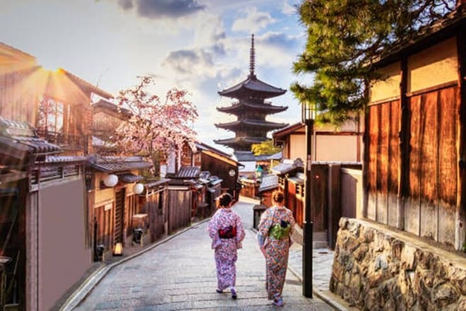 Kyoto: Gion Hidden Gems & Geisha Culture Tour