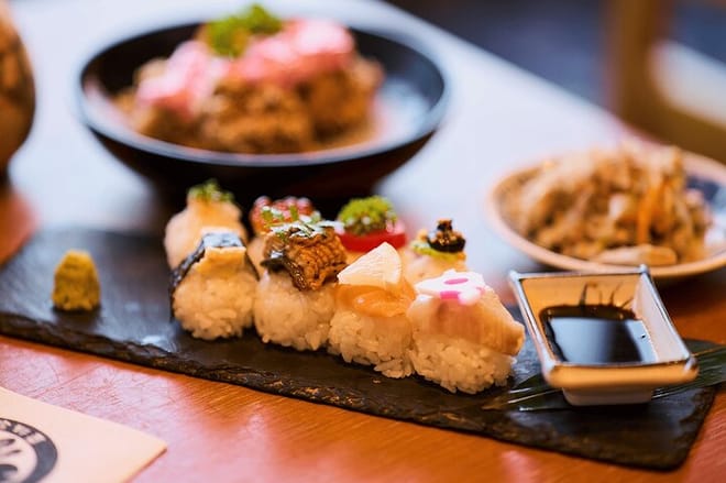 Kyoto: Guided Food Tour with 12 Dishes & 3 Drinks