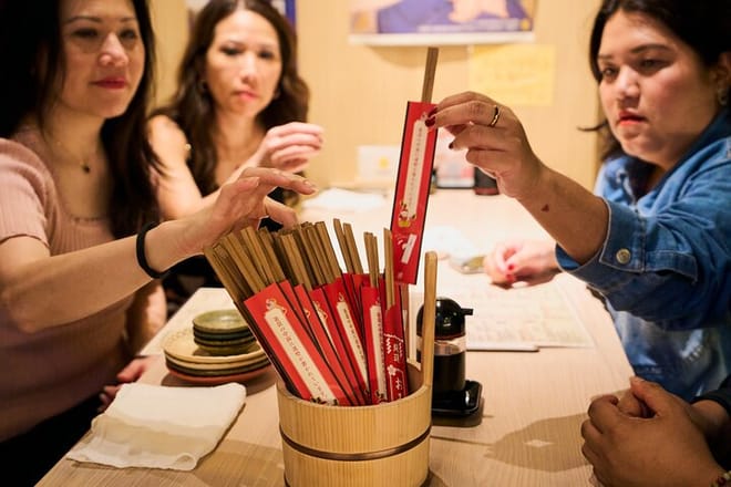 Kyoto: Guided Food Tour with 12 Dishes & 3 Drinks