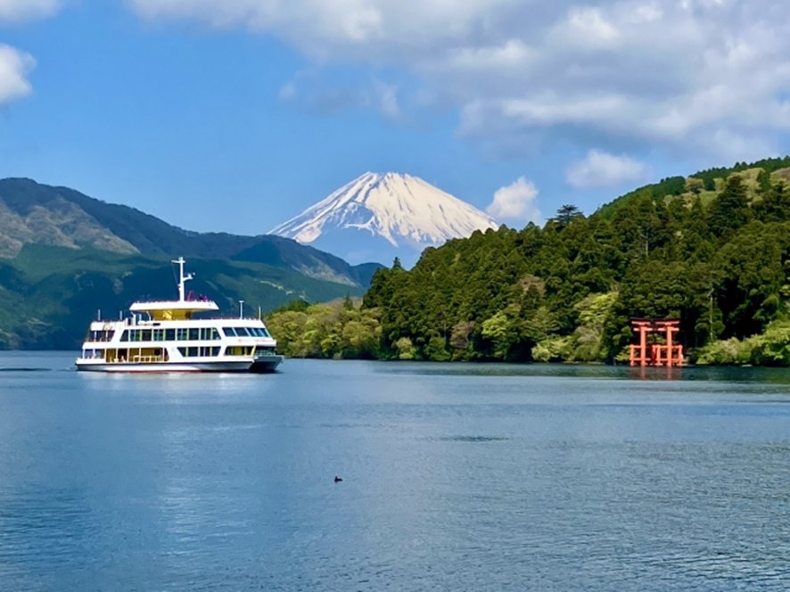 Lake Ashi cruise with Mt. Fuji view