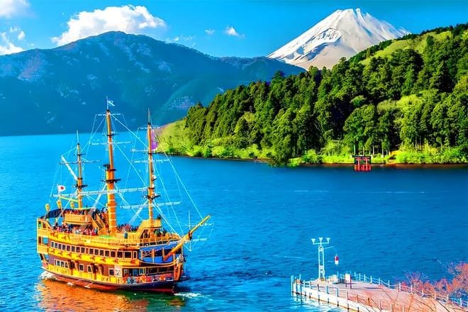 Mt. Fuji cruise and Hakone ropeway day trip by bus