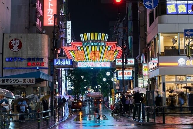 Osaka 2-Hour Walking Tour with Dotonbori River Cruise