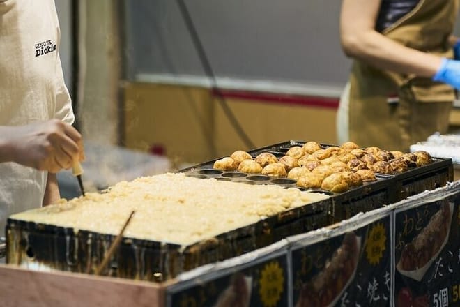Osaka 2-Hour Walking Tour with Dotonbori River Cruise