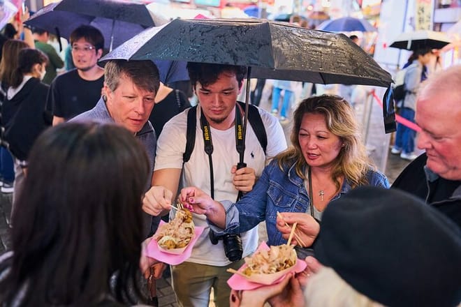 Osaka: Guided Food Tour with 12 Dishes at 4 Local Eateries