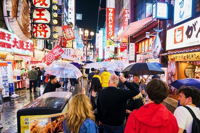 Osaka: Guided Food Tour with 12 Dishes at 4 Local Eateries