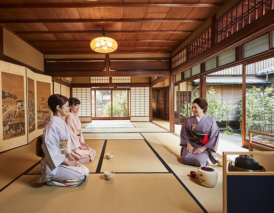 Tea ceremony experience at MAIKOYA in Kyoto