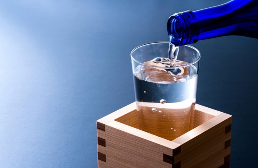 Tokyo sake bar experience with local atmosphere