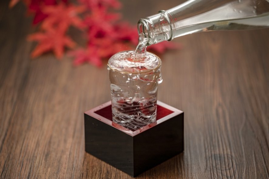 Comparing sake tasting options in Tokyo