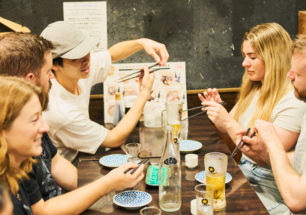 Tokyo: Shibuya Food Tour with 15 Dishes at 4 Eateries