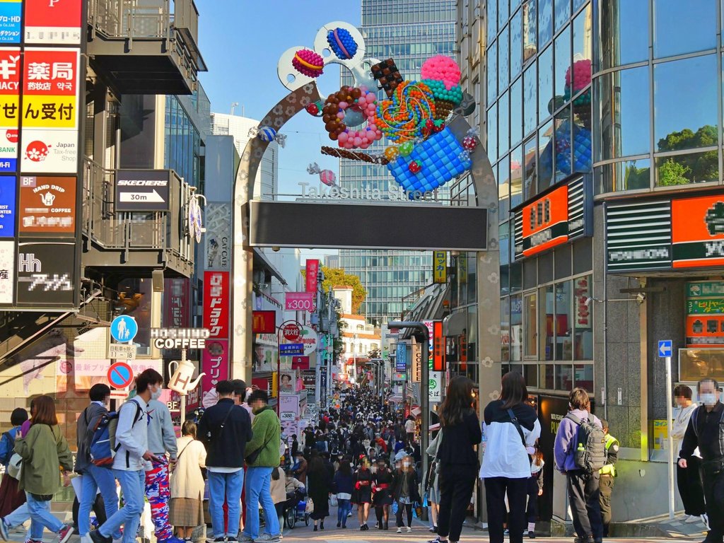 Kawaii fashion shopping in Harajuku