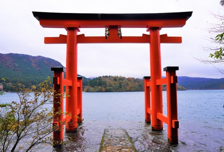 Hakone Shrine torii gate at Lake Ashi