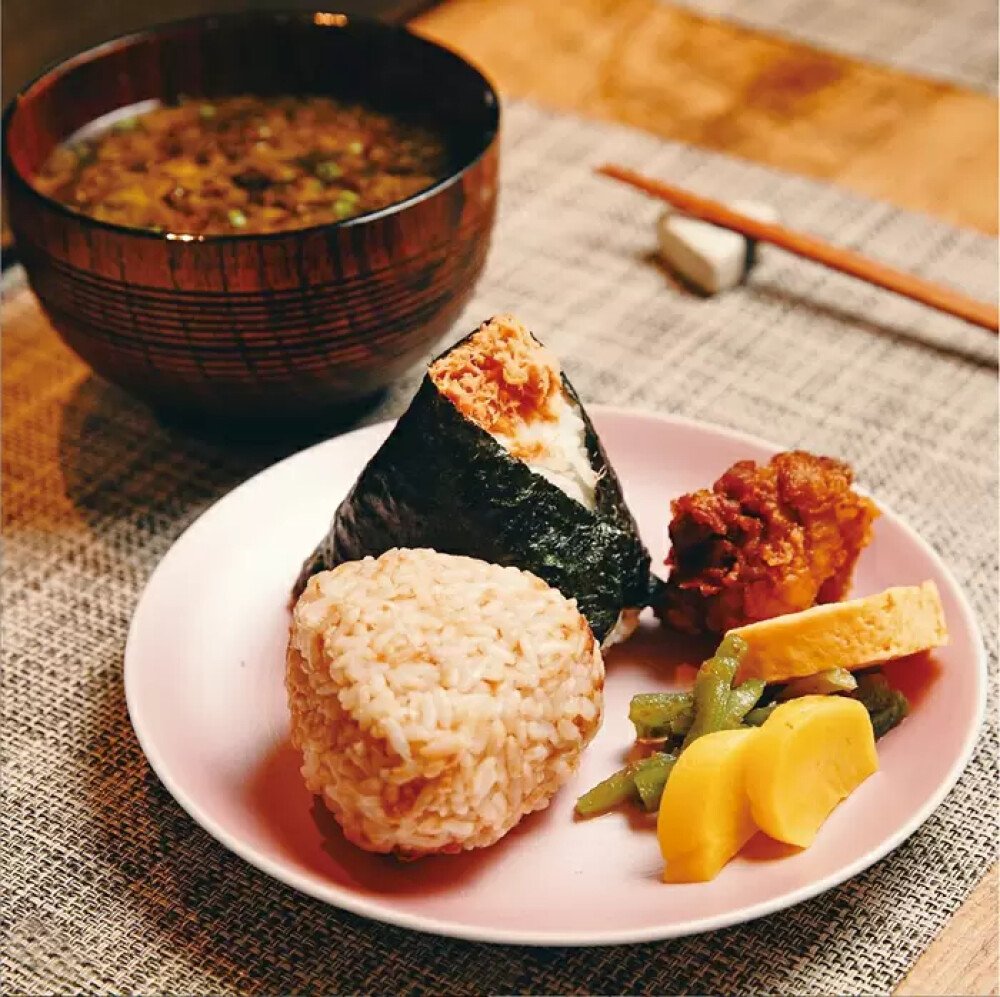 Fresh onigiri rice balls at Katsuoto Bonta