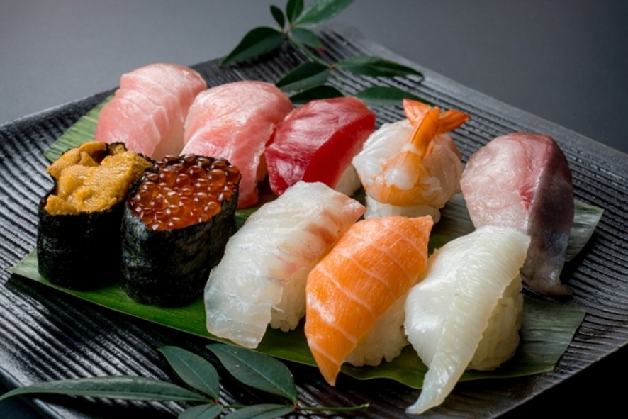Fresh sushi and Japanese food at Tokyo market