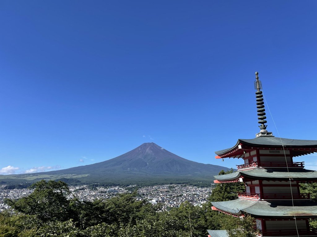 Travelers enjoying Japanese hospitality with confidence
