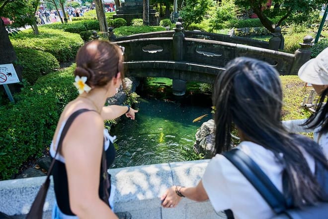 Tokyo: Asakusa & Sensoji ー Oldest Temple Walking Tour (2hrs)