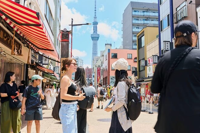 Tokyo: Asakusa & Sensoji ー Oldest Temple Walking Tour (2hrs)