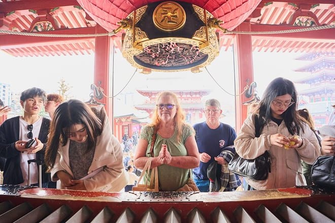 Tokyo: Asakusa & Sensoji ー Oldest Temple Walking Tour (2hrs)