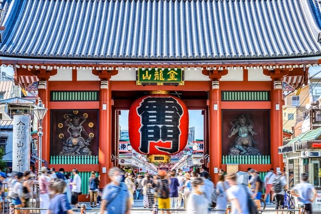 Tokyo: Asakusa & Sensoji ー Oldest Temple Walking Tour (2hrs)